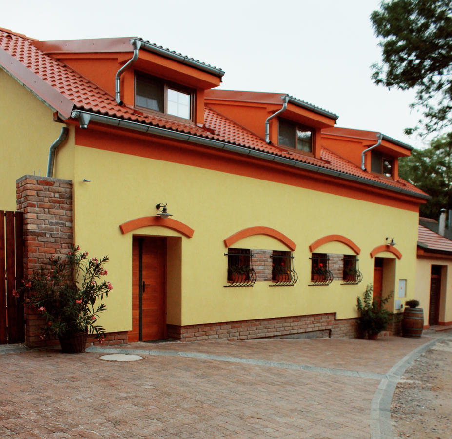 Vinny Sklep U Muhlbergeru Jaroslavice  Exterior foto