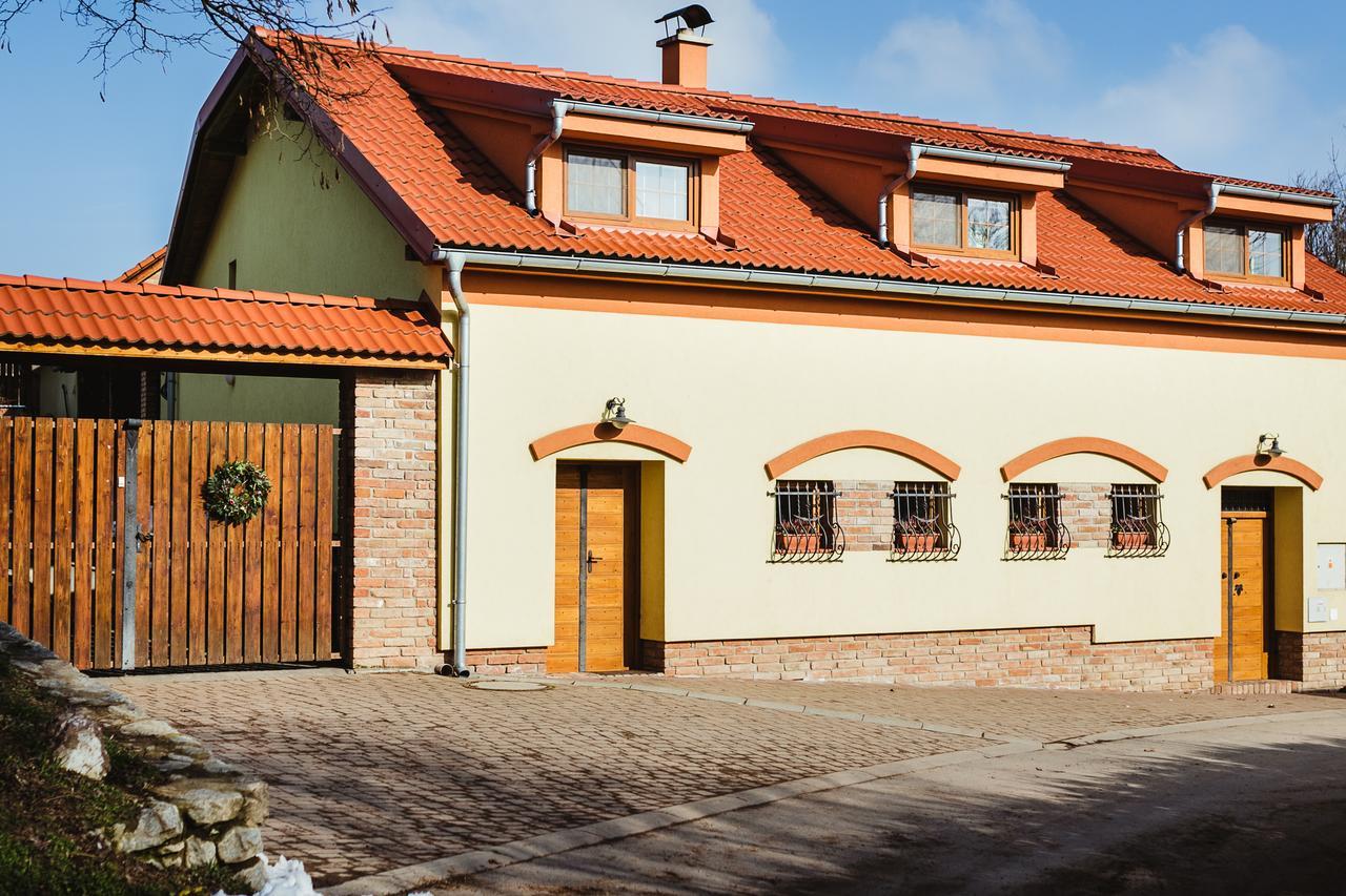 Vinny Sklep U Muhlbergeru Jaroslavice  Exterior foto